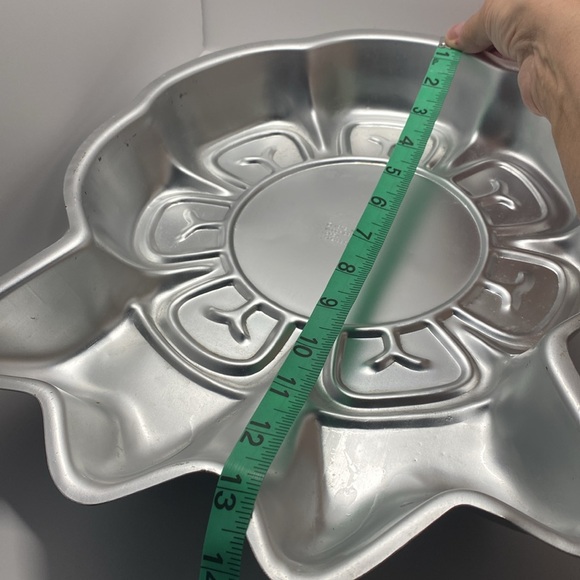 Wilton medal or medallion cake pan.  Nothing better than a Wilton. - Picture 4 of 7